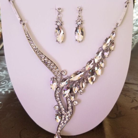 Crystal Rhinestones Necklace & Earrings Set - Wedding - Black TIe - Formal - Picture 10 of 11